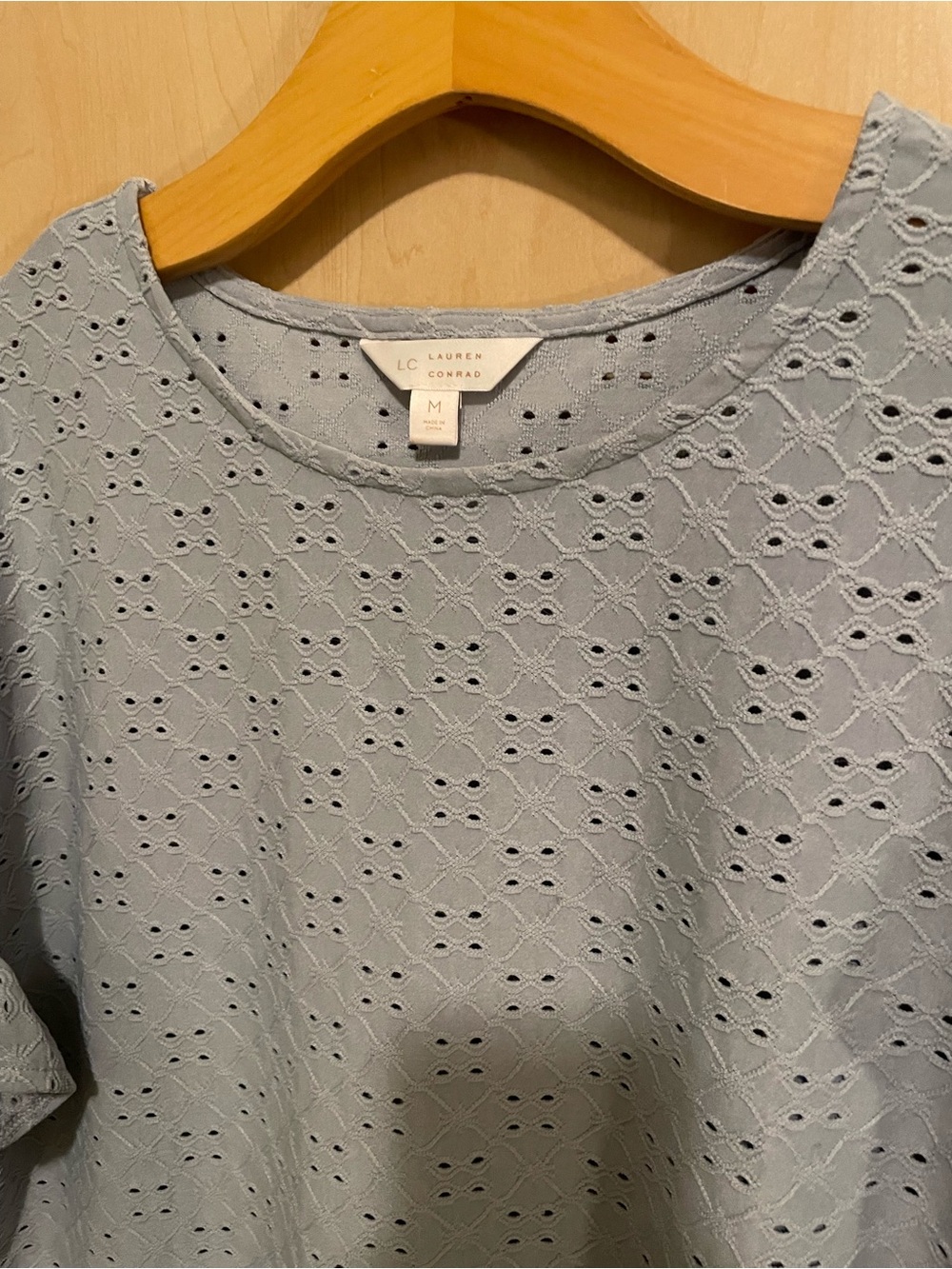 LC Lauren Conrad Pale Blue Eyelet Ruffle Sleeve Top - Picture 2 of 6